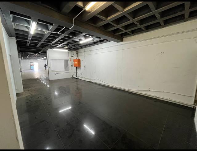 250M² BUSINESS TO LET IN PARKLANDS